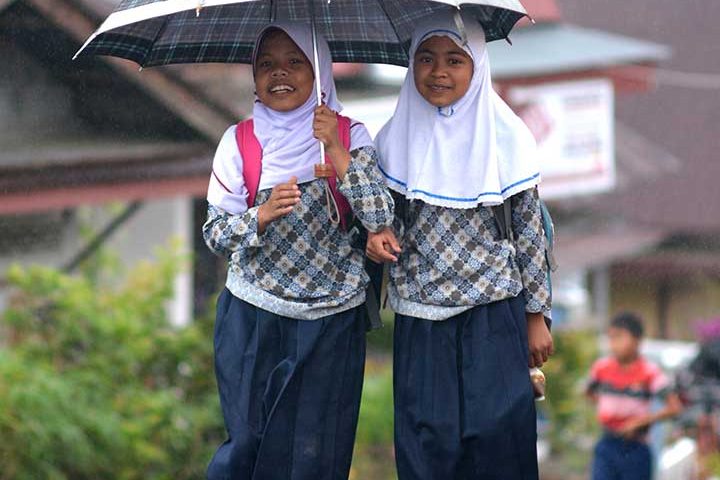 menanamkan sikap positif sejak dini